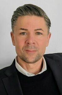 Dr. Mathias Röthinger